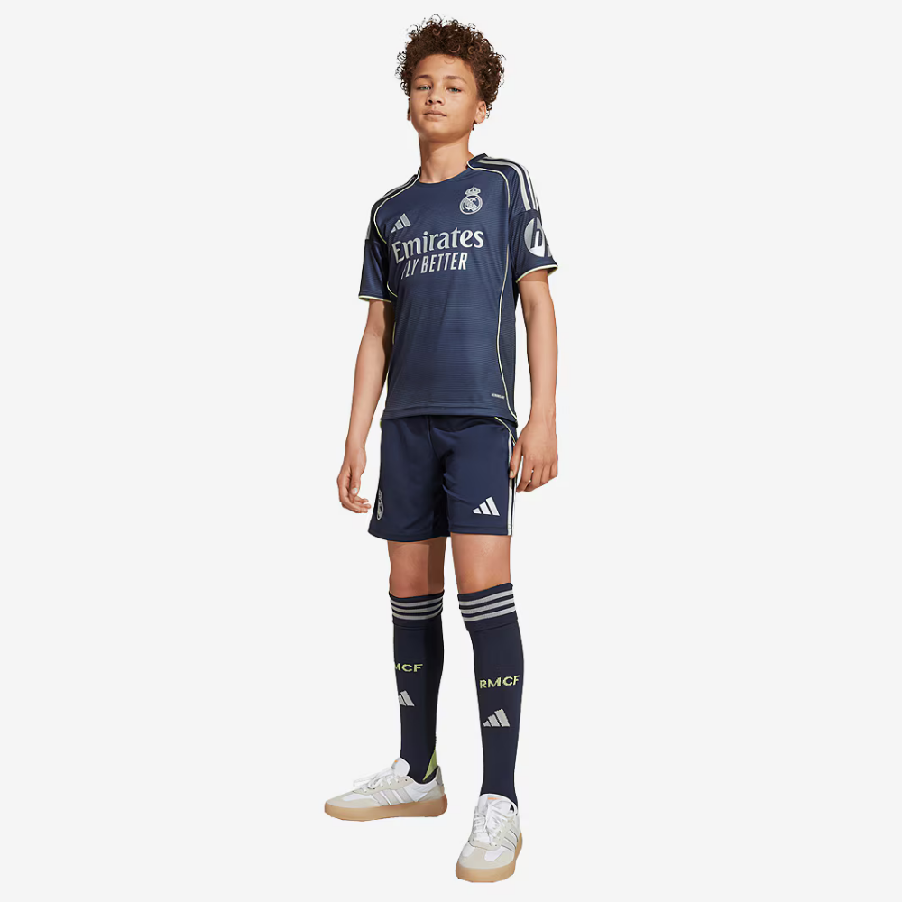 Conjunto Niños Merengues 25/26 – Segunda Equipación